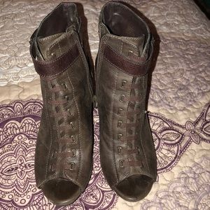 Vince Camuto Leather peep toe booties